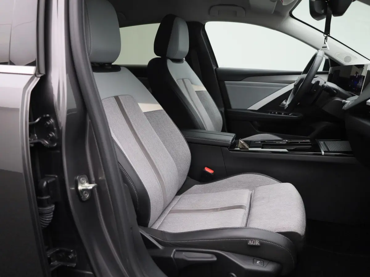 1.2 Business Elegance | WORDT VERWACHT | AUTOMAAT | ACHTERUITRIJCAMERA | APPLE CARPLAY - ANDROID AUTO | STOELVERWARMING | STUURWIELVERWARMING | CLIMATE CONTROL | ADAPTIVE CRUISE CONTROL |