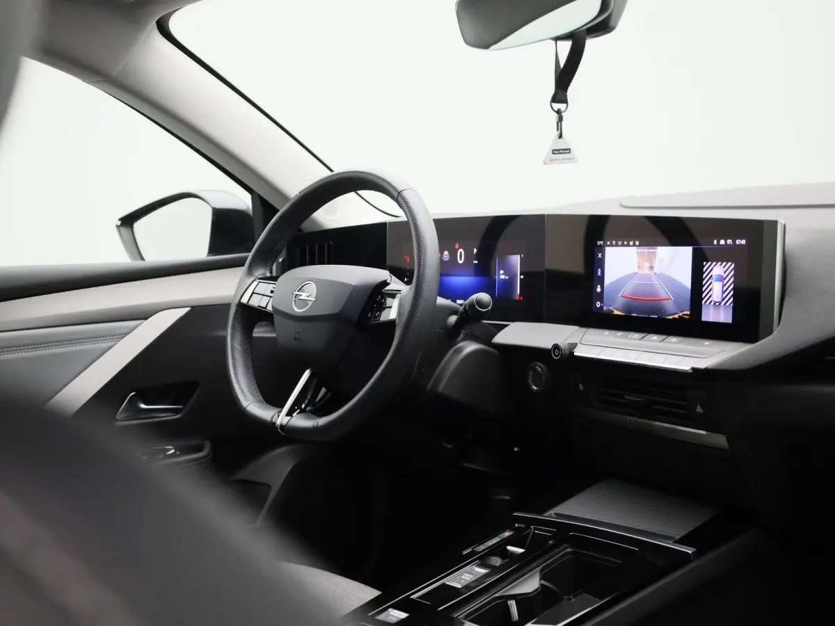 1.2 Business Elegance | WORDT VERWACHT | AUTOMAAT | ACHTERUITRIJCAMERA | APPLE CARPLAY - ANDROID AUTO | STOELVERWARMING | STUURWIELVERWARMING | CLIMATE CONTROL | ADAPTIVE CRUISE CONTROL |