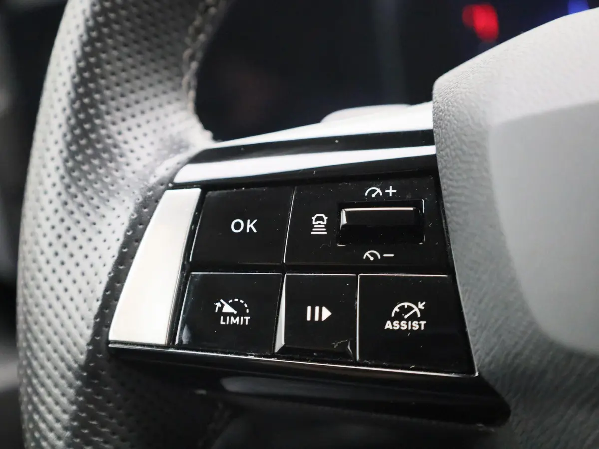 1.2 Business Elegance | WORDT VERWACHT | AUTOMAAT | ACHTERUITRIJCAMERA | APPLE CARPLAY - ANDROID AUTO | STOELVERWARMING | STUURWIELVERWARMING | CLIMATE CONTROL | ADAPTIVE CRUISE CONTROL |