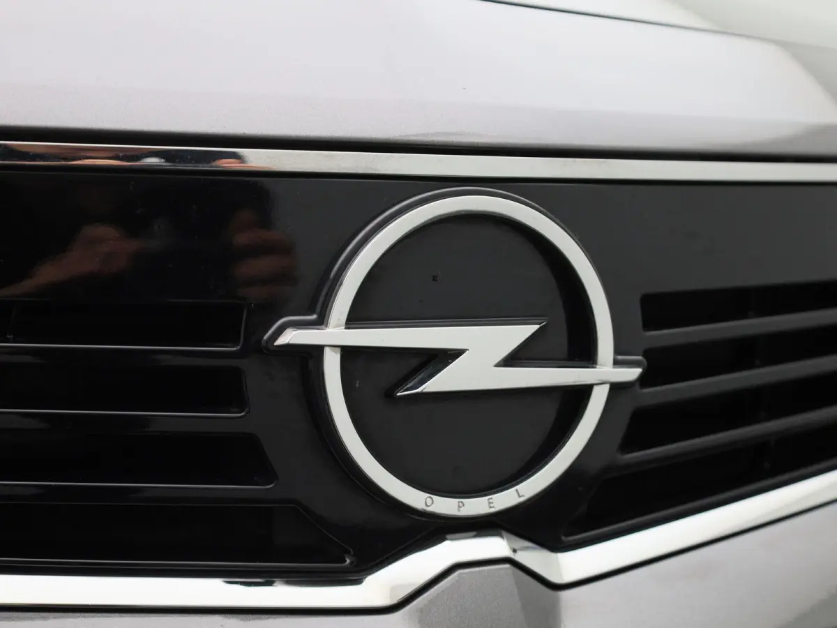 1.2 Business Elegance | WORDT VERWACHT | AUTOMAAT | ACHTERUITRIJCAMERA | APPLE CARPLAY - ANDROID AUTO | STOELVERWARMING | STUURWIELVERWARMING | CLIMATE CONTROL | ADAPTIVE CRUISE CONTROL |
