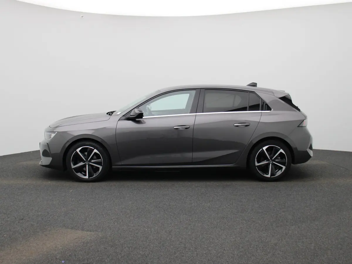 1.2 Business Elegance | WORDT VERWACHT | AUTOMAAT | ACHTERUITRIJCAMERA | APPLE CARPLAY - ANDROID AUTO | STOELVERWARMING | STUURWIELVERWARMING | CLIMATE CONTROL | ADAPTIVE CRUISE CONTROL |
