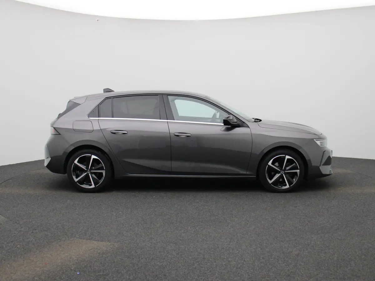 1.2 Business Elegance | WORDT VERWACHT | AUTOMAAT | ACHTERUITRIJCAMERA | APPLE CARPLAY - ANDROID AUTO | STOELVERWARMING | STUURWIELVERWARMING | CLIMATE CONTROL | ADAPTIVE CRUISE CONTROL |