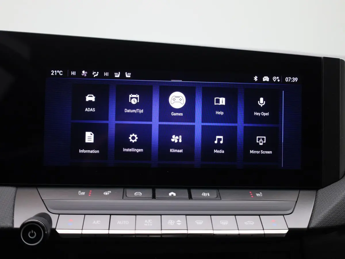 1.2 Business Elegance | WORDT VERWACHT | AUTOMAAT | ACHTERUITRIJCAMERA | APPLE CARPLAY - ANDROID AUTO | STOELVERWARMING | STUURWIELVERWARMING | CLIMATE CONTROL | ADAPTIVE CRUISE CONTROL |