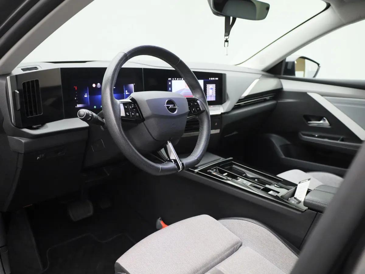 1.2 Business Elegance | WORDT VERWACHT | AUTOMAAT | ACHTERUITRIJCAMERA | APPLE CARPLAY - ANDROID AUTO | STOELVERWARMING | STUURWIELVERWARMING | CLIMATE CONTROL | ADAPTIVE CRUISE CONTROL |