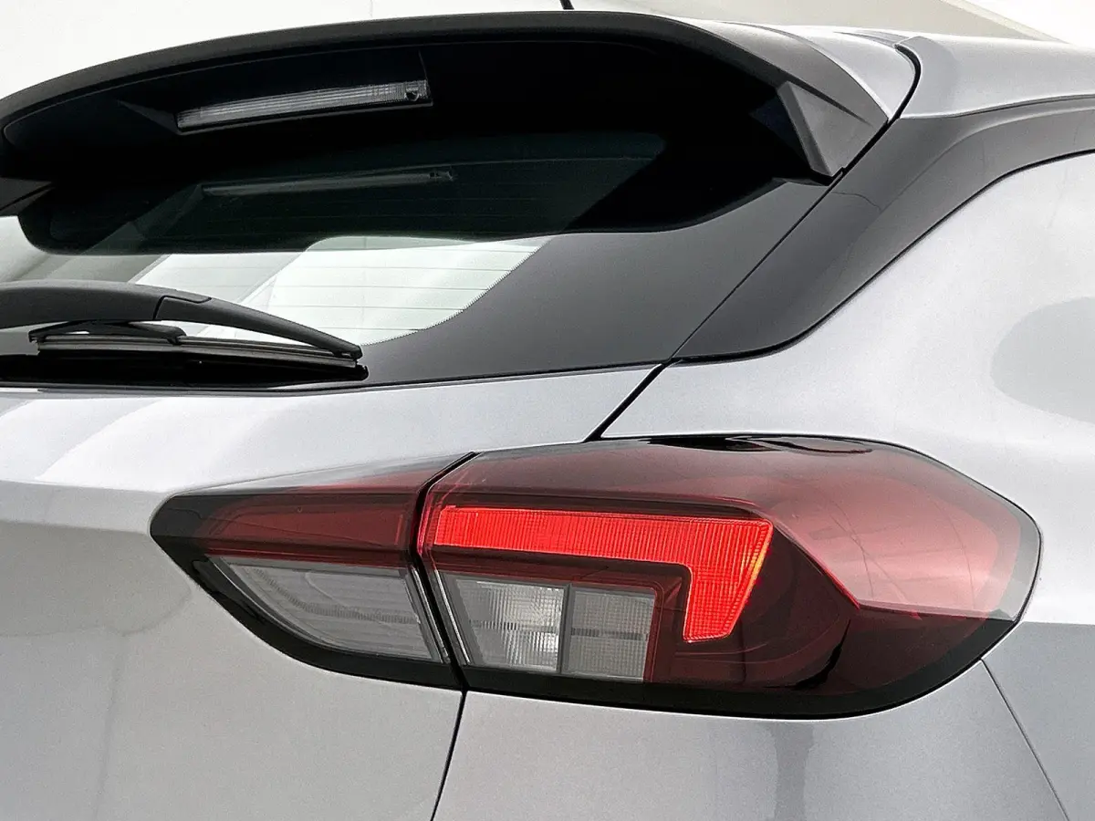 1.2 Edition | BLUETOOTH | AIRCO | LANE ASSIST | CRUISE CONTROL | MULTIFUNCTIONEEL STUURWIEL | 5-DEURS | RADIO |