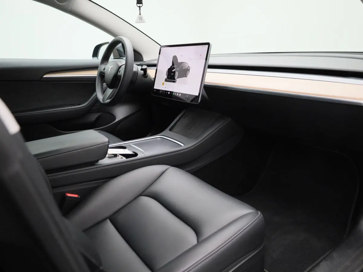 Long Range AWD 75 kWh | WORDT VERWACHT | PANORAMADAK | ACHTERUITRIJCAMERA | ELEKTRISCH VERSTELBARE VOORSTOELEN | LED VERLICHTING | ELEKTRISCHE ACHTERKLEP | NAVIGATIE |