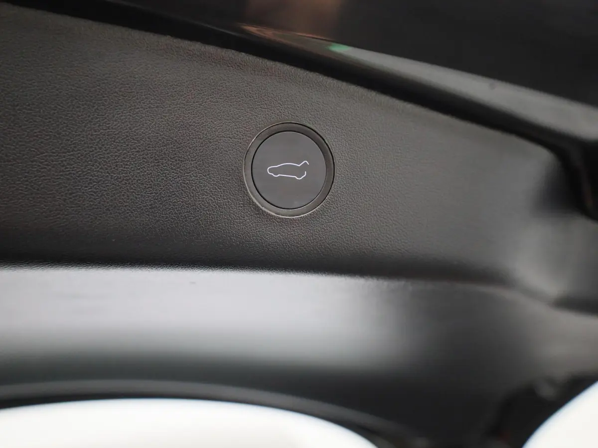 Long Range AWD 75 kWh | WORDT VERWACHT | PANORAMADAK | ACHTERUITRIJCAMERA | ELEKTRISCH VERSTELBARE VOORSTOELEN | LED VERLICHTING | ELEKTRISCHE ACHTERKLEP | NAVIGATIE |