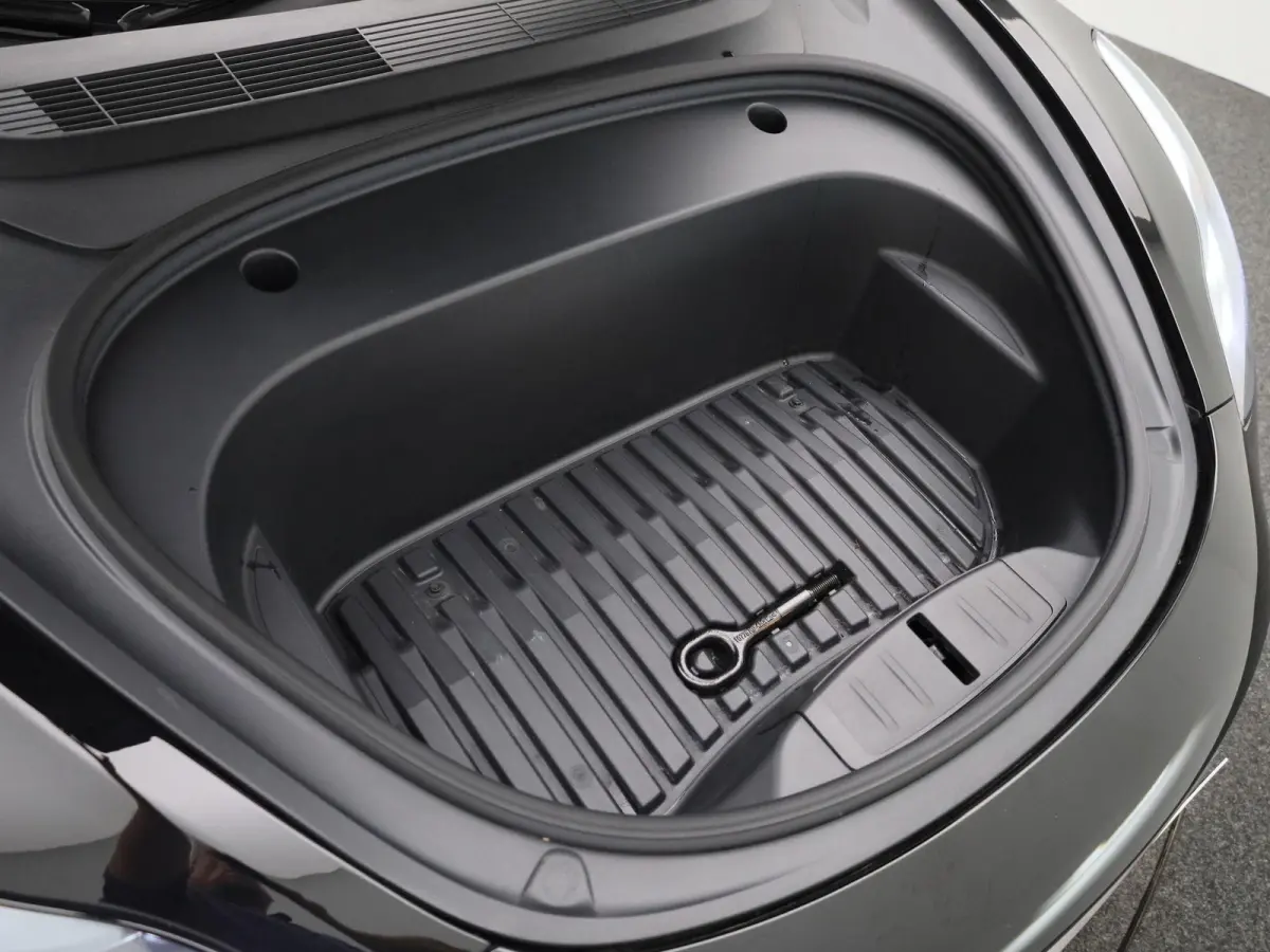 Long Range AWD 75 kWh | WORDT VERWACHT | PANORAMADAK | ACHTERUITRIJCAMERA | ELEKTRISCH VERSTELBARE VOORSTOELEN | LED VERLICHTING | ELEKTRISCHE ACHTERKLEP | NAVIGATIE |