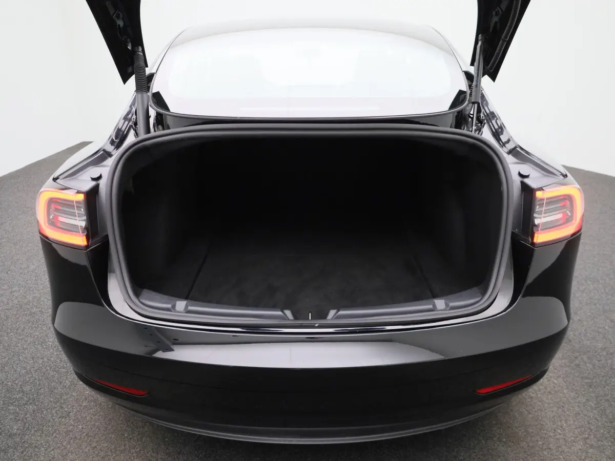 Long Range AWD 75 kWh | WORDT VERWACHT | PANORAMADAK | ACHTERUITRIJCAMERA | ELEKTRISCH VERSTELBARE VOORSTOELEN | LED VERLICHTING | ELEKTRISCHE ACHTERKLEP | NAVIGATIE |