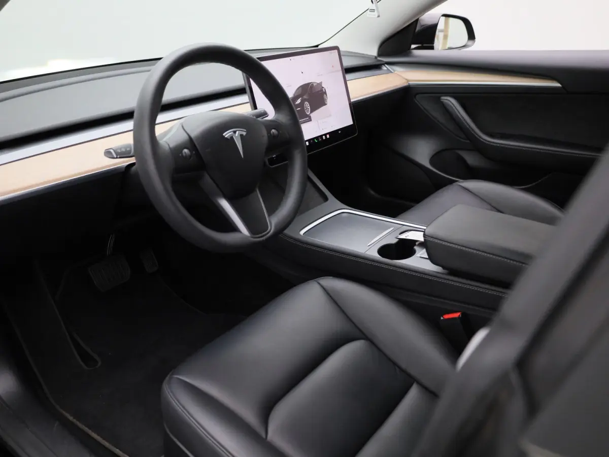 Long Range AWD 75 kWh | WORDT VERWACHT | PANORAMADAK | ACHTERUITRIJCAMERA | ELEKTRISCH VERSTELBARE VOORSTOELEN | LED VERLICHTING | ELEKTRISCHE ACHTERKLEP | NAVIGATIE |