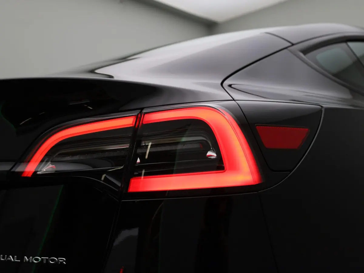 Long Range AWD 75 kWh | WORDT VERWACHT | PANORAMADAK | ACHTERUITRIJCAMERA | ELEKTRISCH VERSTELBARE VOORSTOELEN | LED VERLICHTING | ELEKTRISCHE ACHTERKLEP | NAVIGATIE |