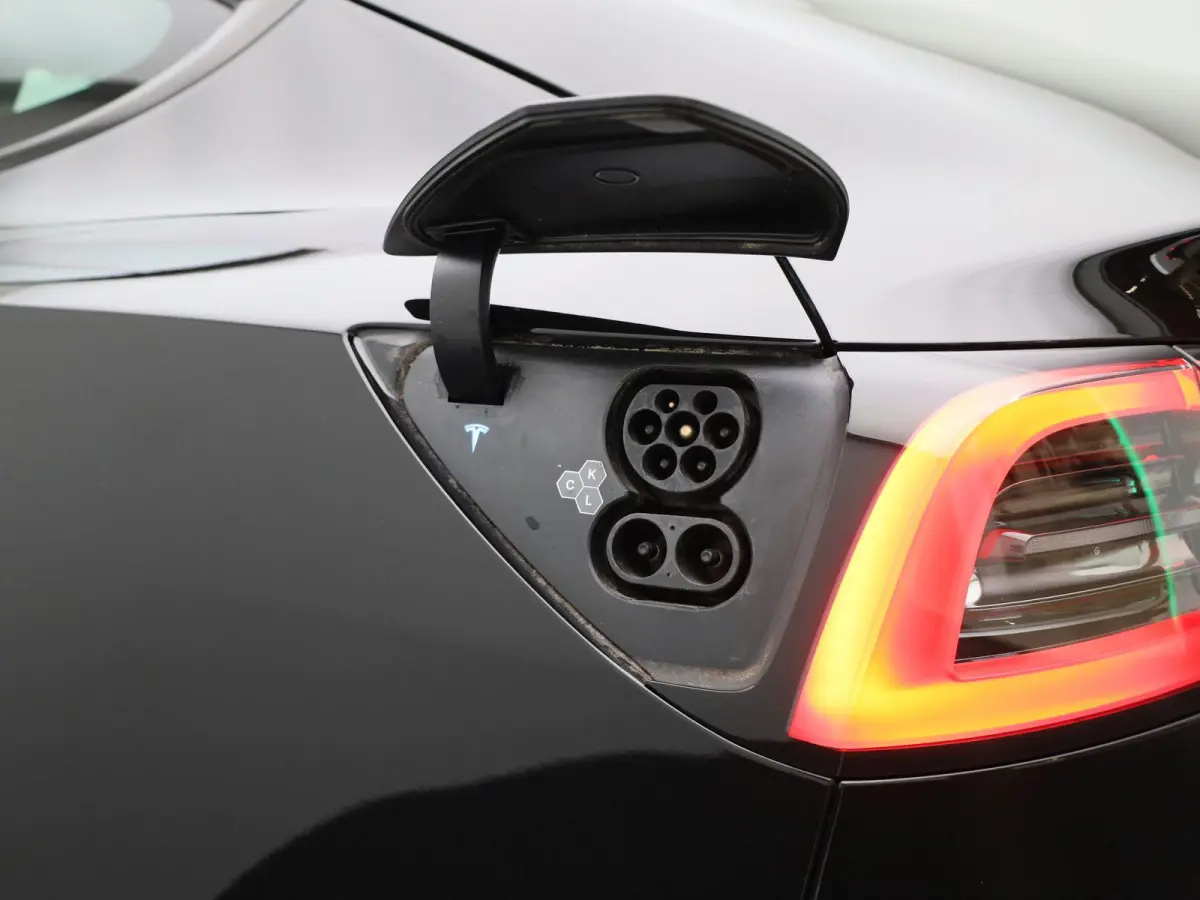 Long Range AWD 75 kWh | WORDT VERWACHT | PANORAMADAK | ACHTERUITRIJCAMERA | ELEKTRISCH VERSTELBARE VOORSTOELEN | LED VERLICHTING | ELEKTRISCHE ACHTERKLEP | NAVIGATIE |