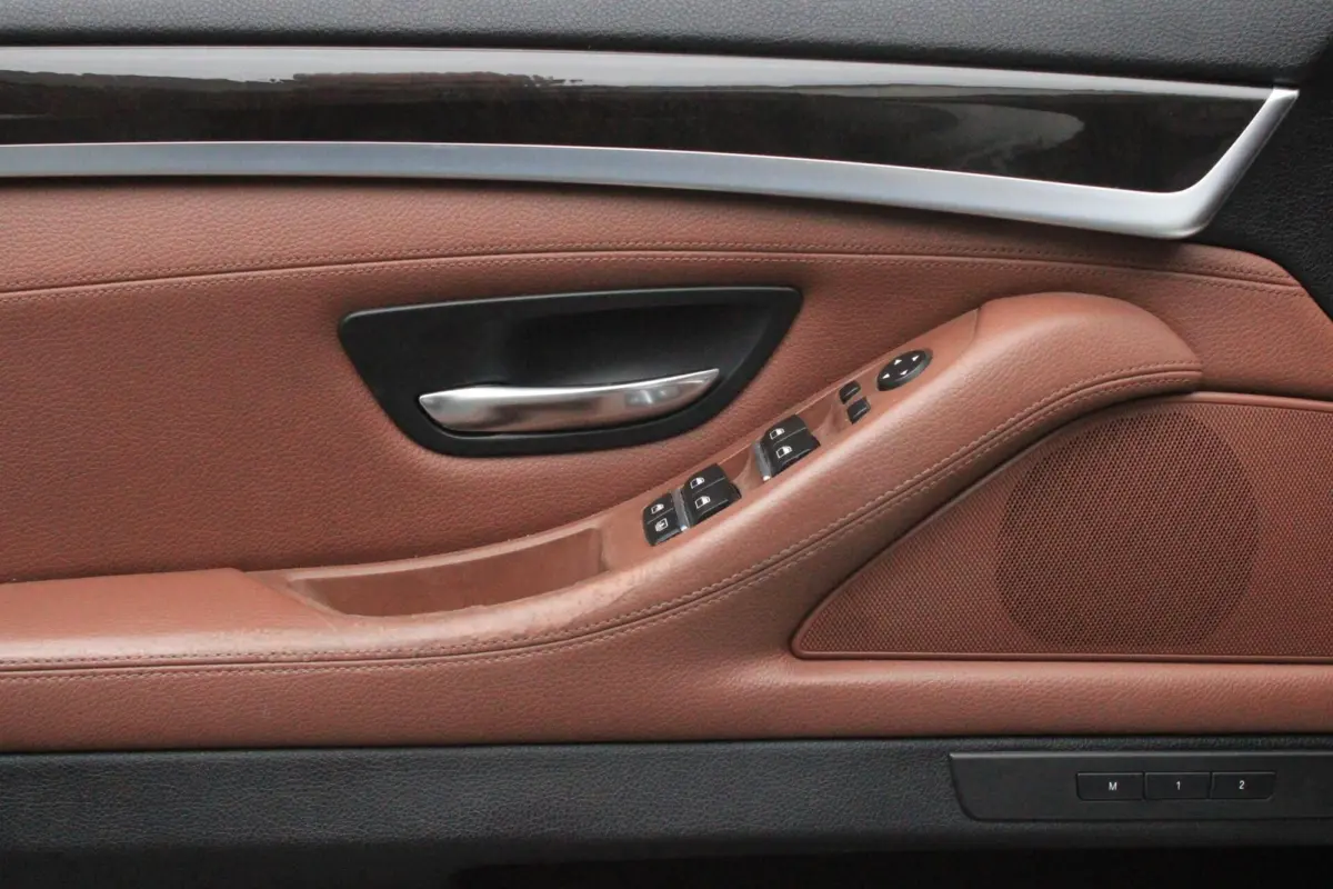 528i Softclose HUD Pano Memory Keyless Schermen achter