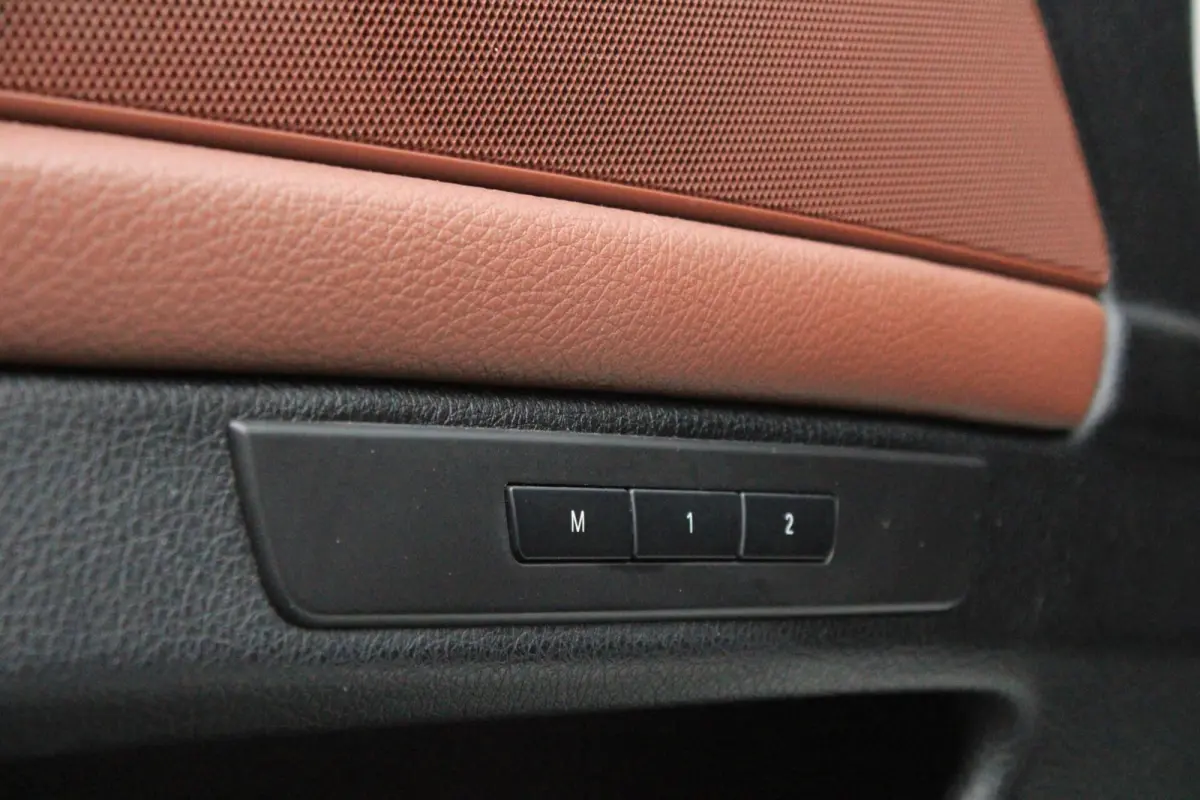 528i Softclose HUD Pano Memory Keyless Schermen achter