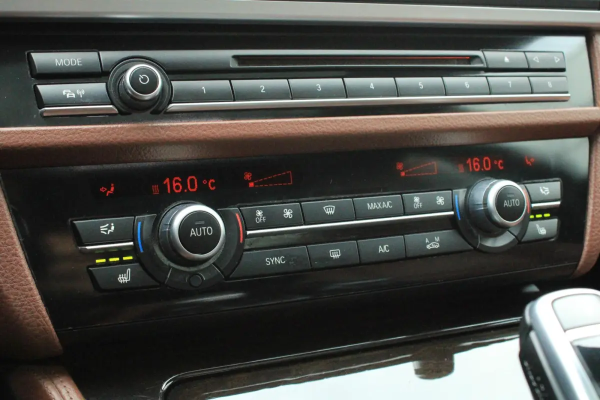 528i Softclose HUD Pano Memory Keyless Schermen achter