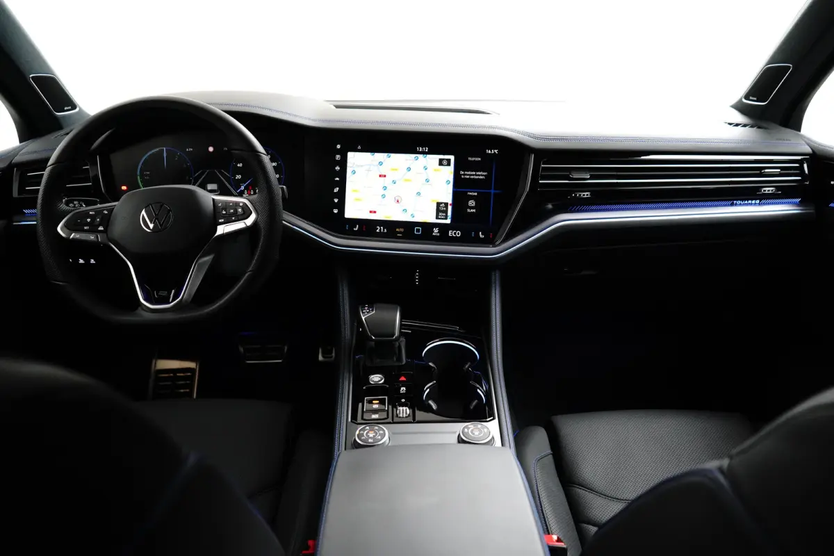 3.0 TSi eHybrid 4MOTION 460 pk R-line | Trekhaak elek. uitklapbaar | Panorama-dak | 22 inch LM-Velgen | Achteruitrijcamera |