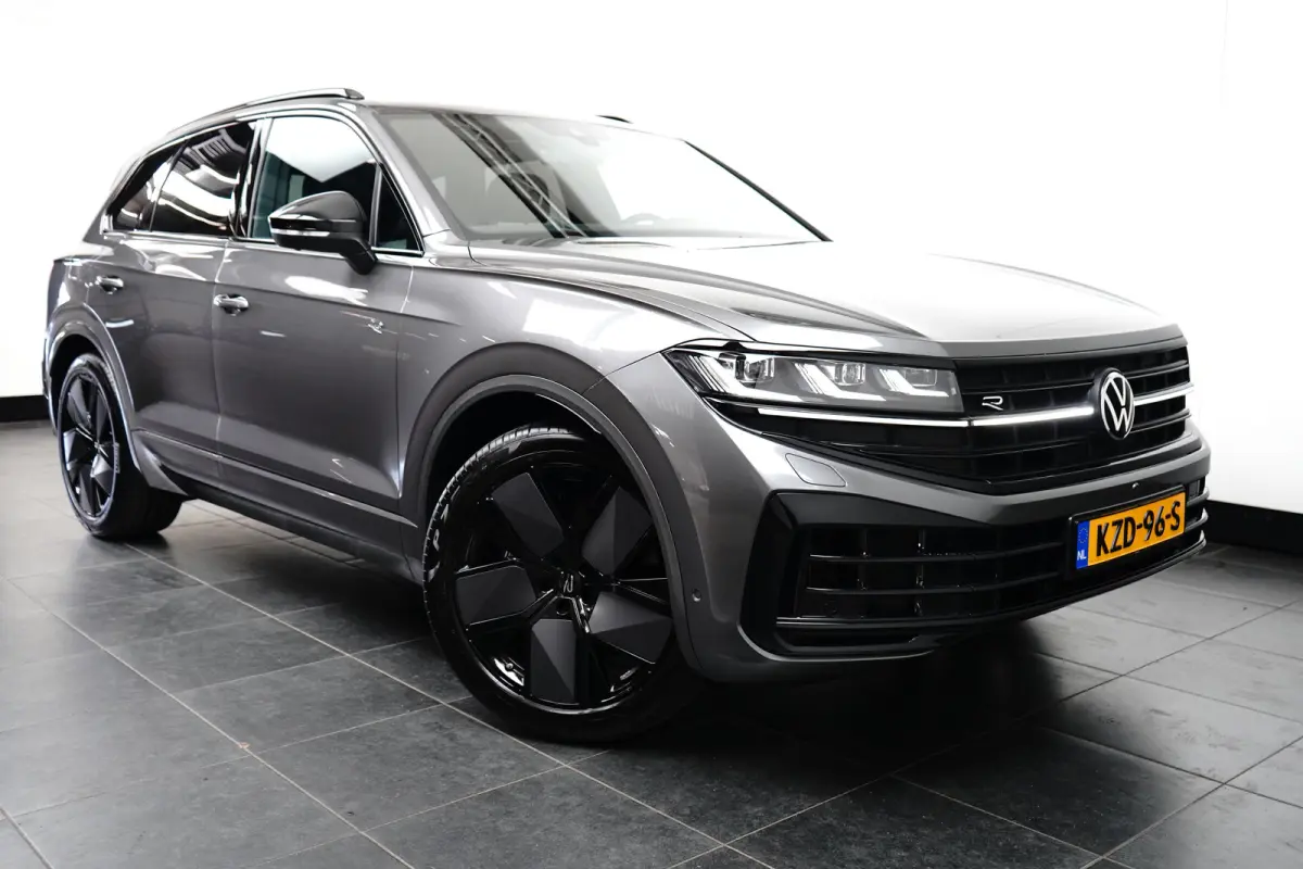 3.0 TSi eHybrid 4MOTION 460 pk R-line | Trekhaak elek. uitklapbaar | Panorama-dak | 22 inch LM-Velgen | Achteruitrijcamera |