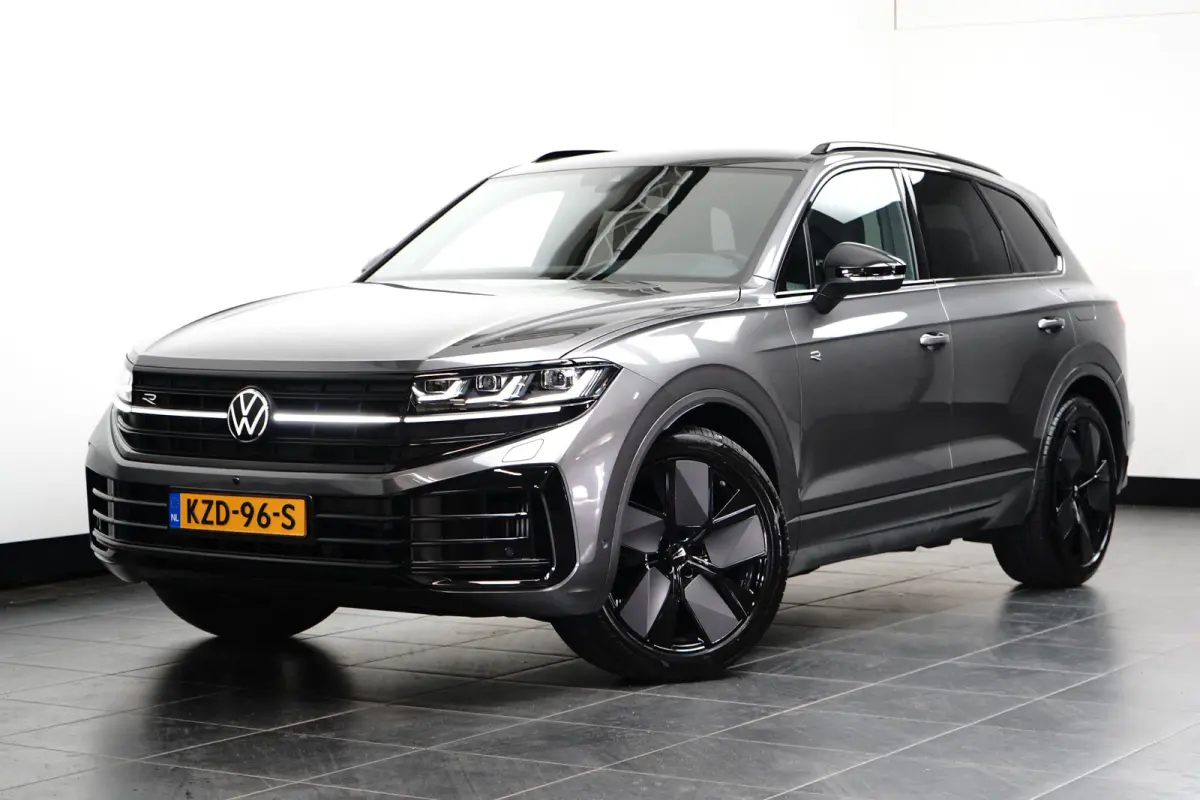 3.0 TSi eHybrid 4MOTION 460 pk R-line | Trekhaak elek. uitklapbaar | Panorama-dak | 22 inch LM-Velgen | Achteruitrijcamera |