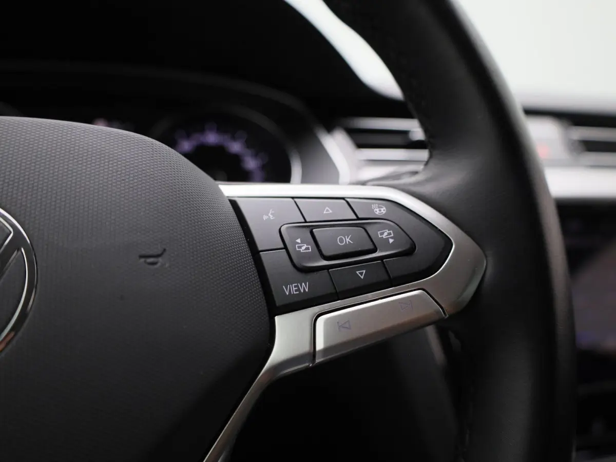 2.0 TSI Elegance Business AUTOMAAT | ACHTERUITRIJCAMERA | STOELVERWARMING | STUURWIELVERWARMING | APPLE CARPLAY - ANDROID AUTO | CLIMATE CONTROL | ADAPTIVE CRUISE CONTROL |