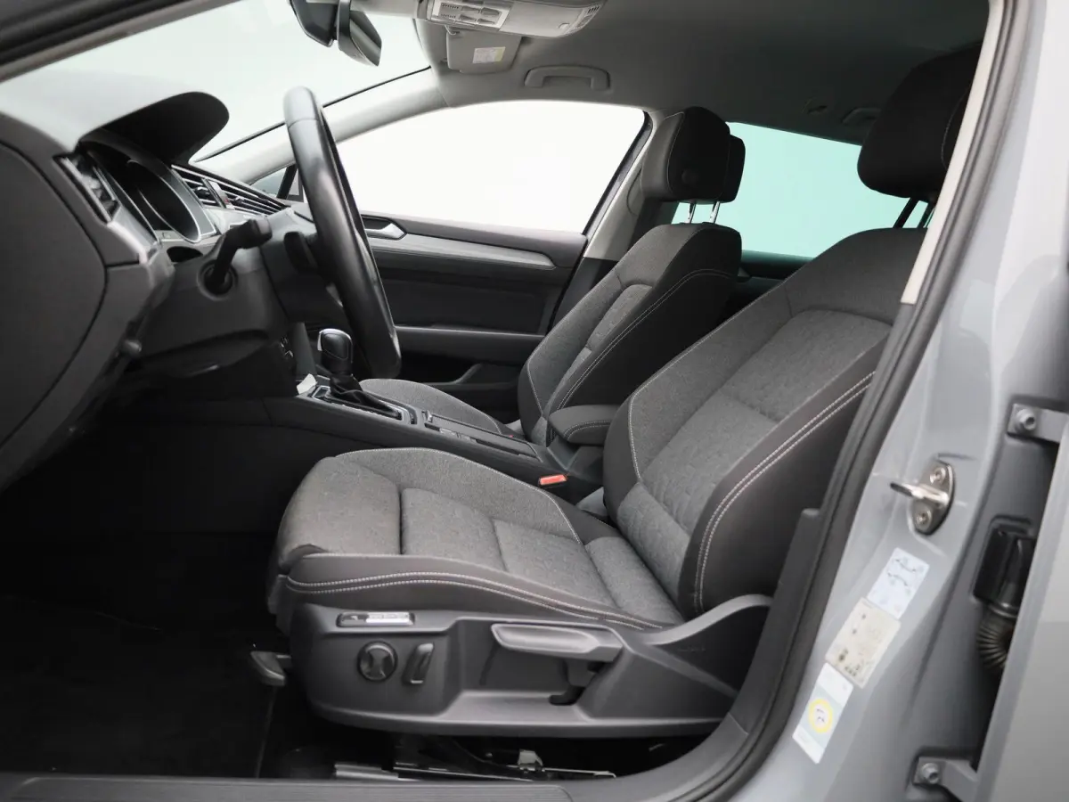 2.0 TSI Elegance Business AUTOMAAT | ACHTERUITRIJCAMERA | STOELVERWARMING | STUURWIELVERWARMING | APPLE CARPLAY - ANDROID AUTO | CLIMATE CONTROL | ADAPTIVE CRUISE CONTROL |