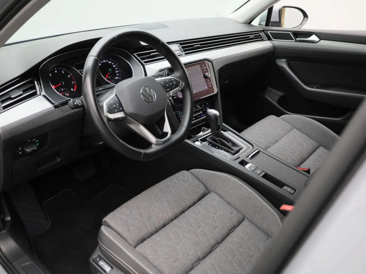 2.0 TSI Elegance Business AUTOMAAT | ACHTERUITRIJCAMERA | STOELVERWARMING | STUURWIELVERWARMING | APPLE CARPLAY - ANDROID AUTO | CLIMATE CONTROL | ADAPTIVE CRUISE CONTROL |