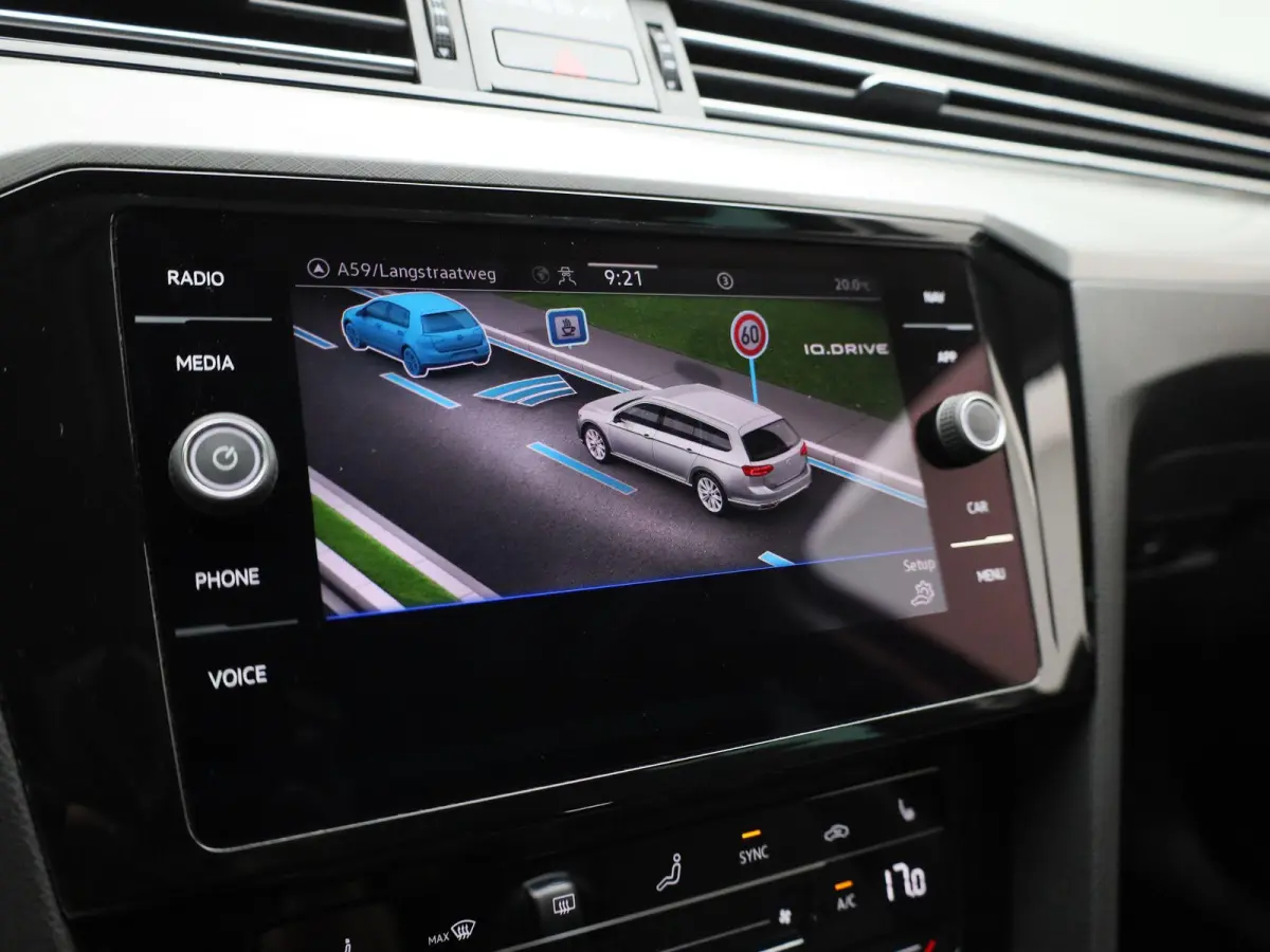 2.0 TSI Elegance Business AUTOMAAT | ACHTERUITRIJCAMERA | STOELVERWARMING | STUURWIELVERWARMING | APPLE CARPLAY - ANDROID AUTO | CLIMATE CONTROL | ADAPTIVE CRUISE CONTROL |