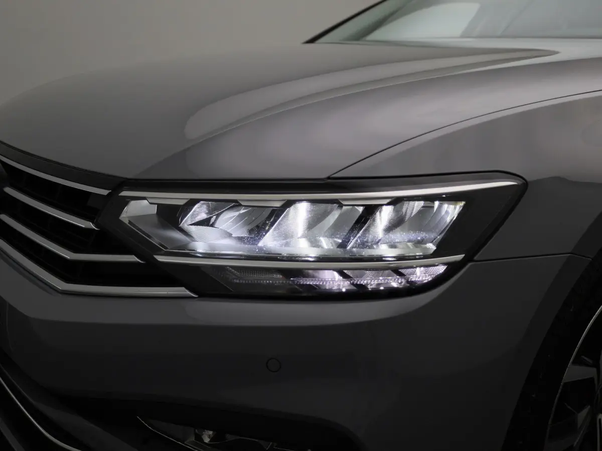 2.0 TSI Elegance Business AUTOMAAT | ACHTERUITRIJCAMERA | STOELVERWARMING | STUURWIELVERWARMING | APPLE CARPLAY - ANDROID AUTO | CLIMATE CONTROL | ADAPTIVE CRUISE CONTROL |