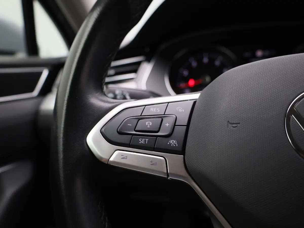 2.0 TSI Elegance Business AUTOMAAT | ACHTERUITRIJCAMERA | STOELVERWARMING | STUURWIELVERWARMING | APPLE CARPLAY - ANDROID AUTO | CLIMATE CONTROL | ADAPTIVE CRUISE CONTROL |