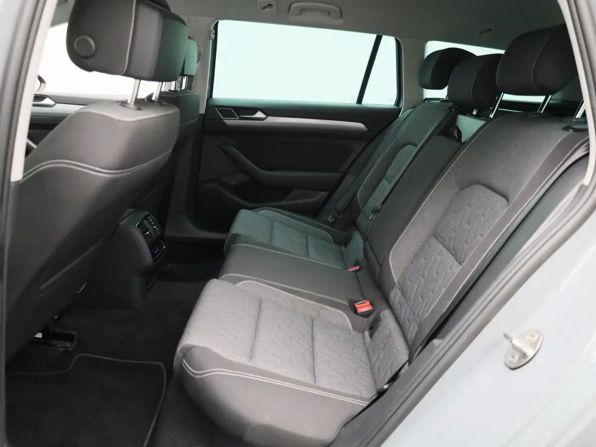 2.0 TSI Elegance Business AUTOMAAT | ACHTERUITRIJCAMERA | STOELVERWARMING | STUURWIELVERWARMING | APPLE CARPLAY - ANDROID AUTO | CLIMATE CONTROL | ADAPTIVE CRUISE CONTROL |