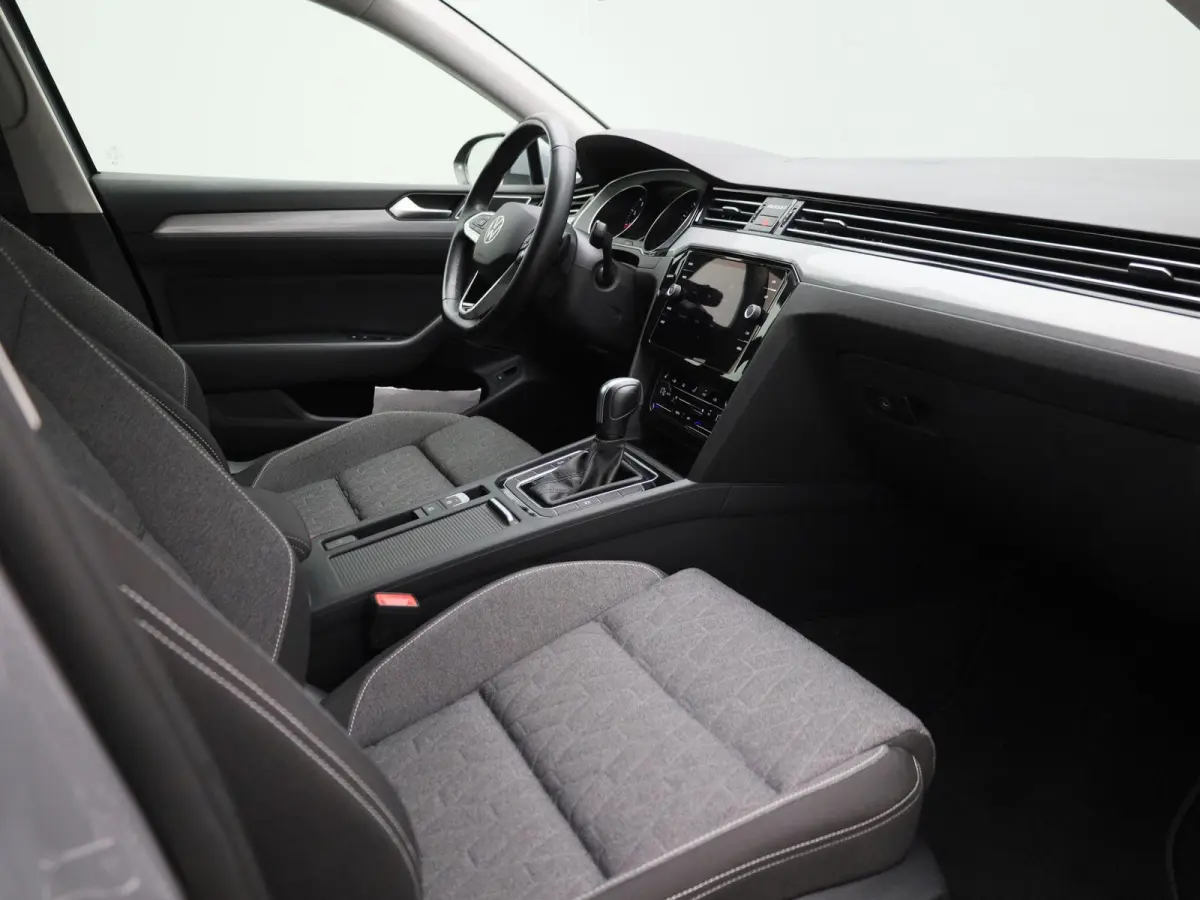 2.0 TSI Elegance Business AUTOMAAT | ACHTERUITRIJCAMERA | STOELVERWARMING | STUURWIELVERWARMING | APPLE CARPLAY - ANDROID AUTO | CLIMATE CONTROL | ADAPTIVE CRUISE CONTROL |