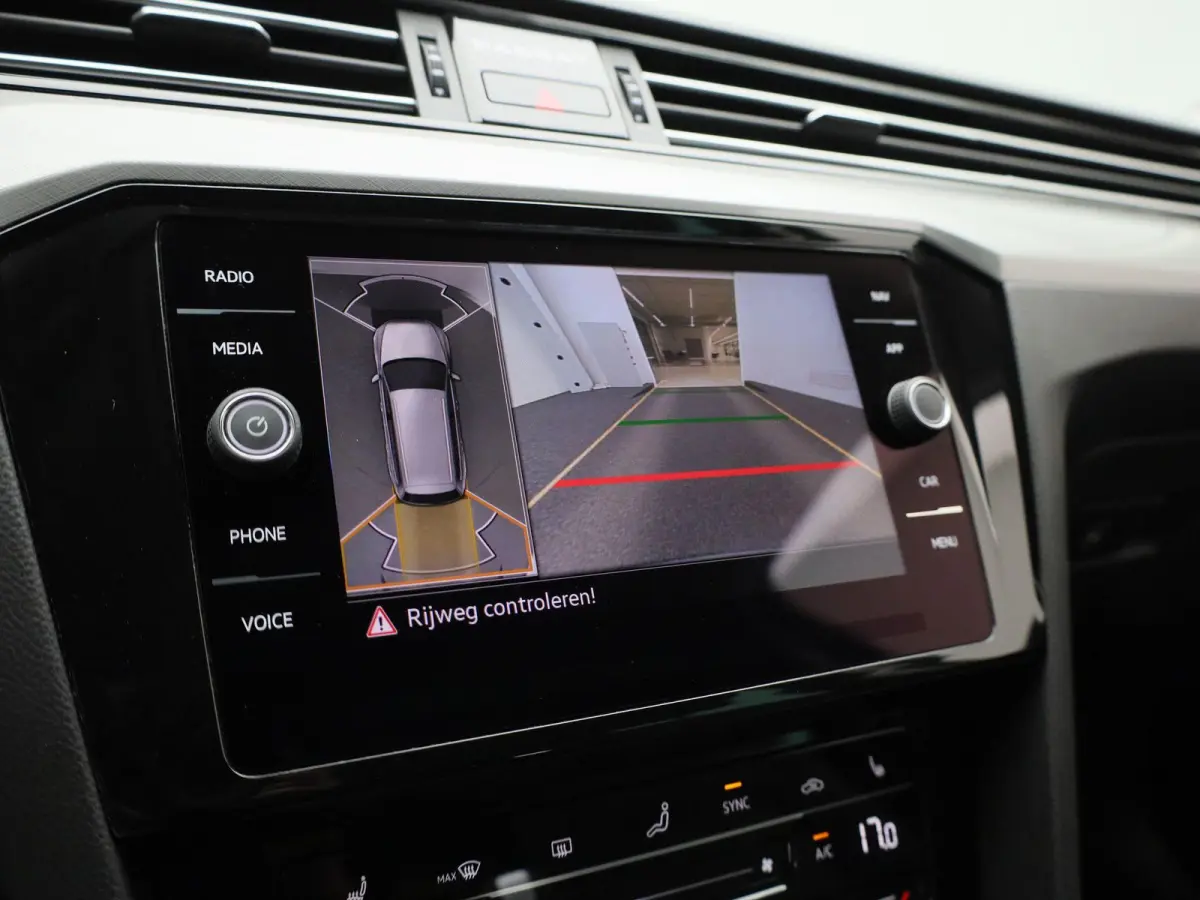 2.0 TSI Elegance Business AUTOMAAT | ACHTERUITRIJCAMERA | STOELVERWARMING | STUURWIELVERWARMING | APPLE CARPLAY - ANDROID AUTO | CLIMATE CONTROL | ADAPTIVE CRUISE CONTROL |
