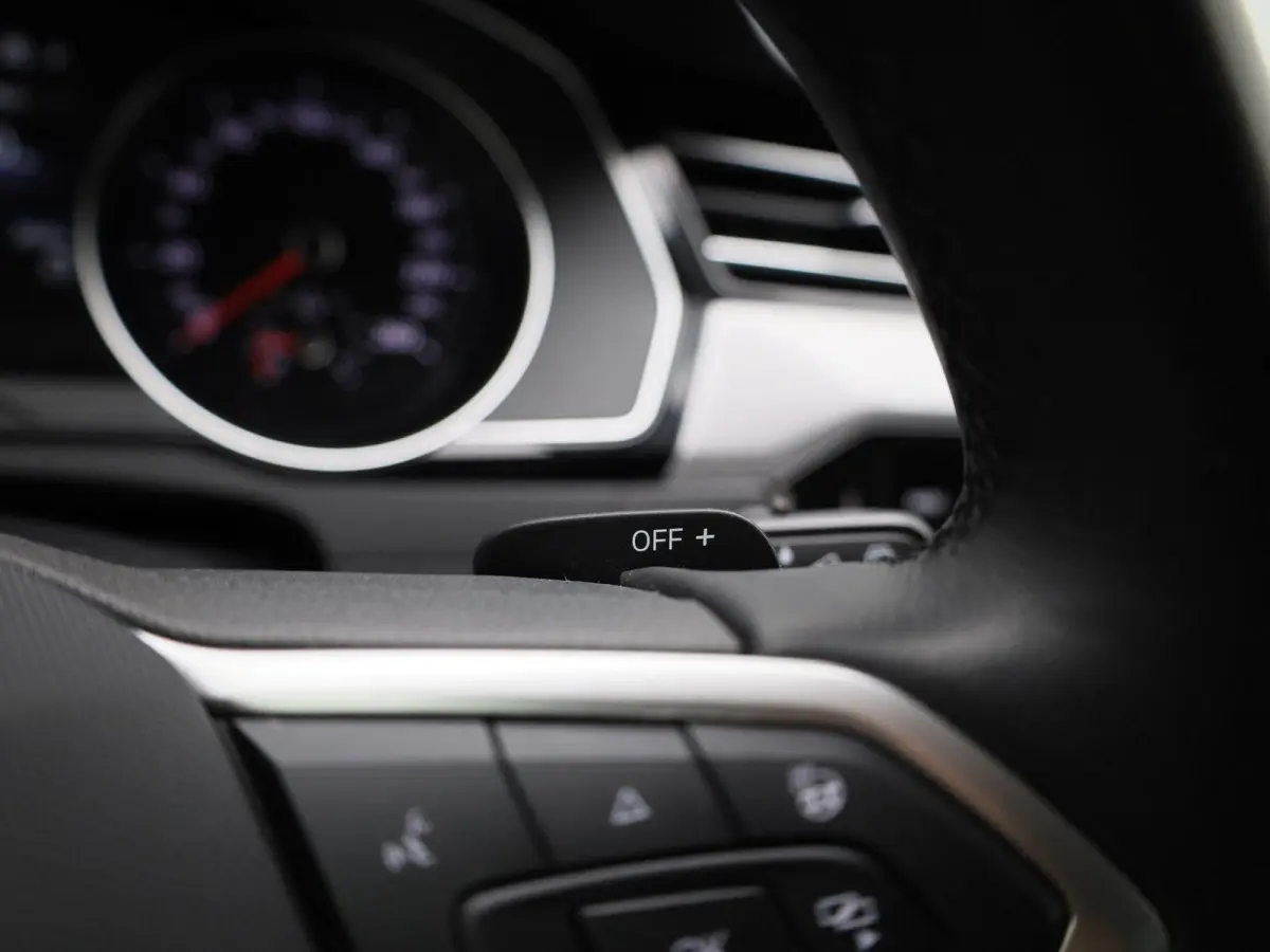 2.0 TSI Elegance Business AUTOMAAT | ACHTERUITRIJCAMERA | STOELVERWARMING | STUURWIELVERWARMING | APPLE CARPLAY - ANDROID AUTO | CLIMATE CONTROL | ADAPTIVE CRUISE CONTROL |