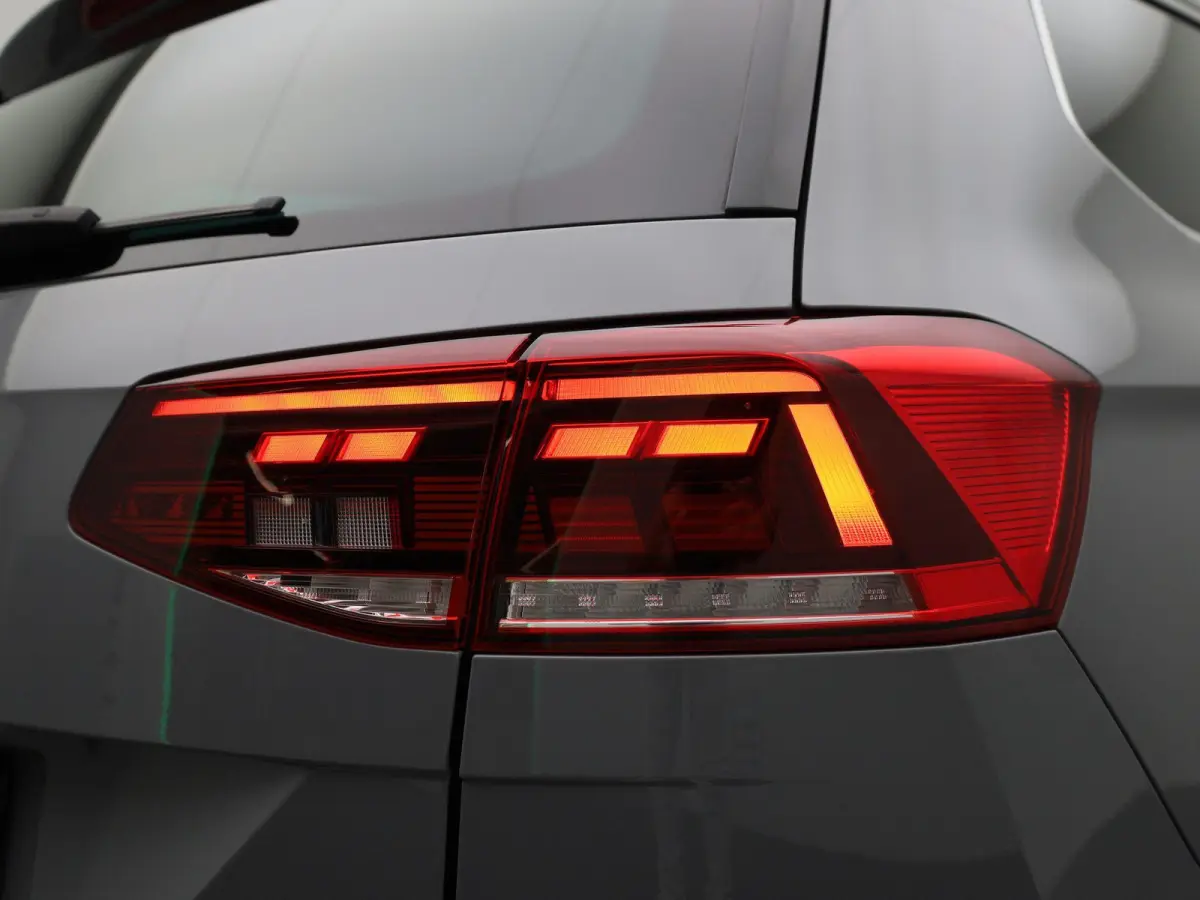 2.0 TSI Elegance Business AUTOMAAT | ACHTERUITRIJCAMERA | STOELVERWARMING | STUURWIELVERWARMING | APPLE CARPLAY - ANDROID AUTO | CLIMATE CONTROL | ADAPTIVE CRUISE CONTROL |
