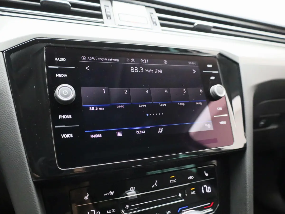 2.0 TSI Elegance Business AUTOMAAT | ACHTERUITRIJCAMERA | STOELVERWARMING | STUURWIELVERWARMING | APPLE CARPLAY - ANDROID AUTO | CLIMATE CONTROL | ADAPTIVE CRUISE CONTROL |