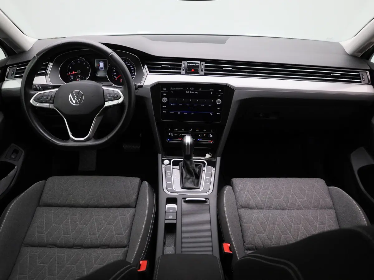 2.0 TSI Elegance Business AUTOMAAT | ACHTERUITRIJCAMERA | STOELVERWARMING | STUURWIELVERWARMING | APPLE CARPLAY - ANDROID AUTO | CLIMATE CONTROL | ADAPTIVE CRUISE CONTROL |
