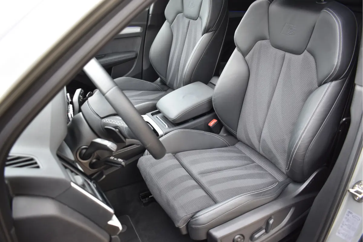 55 TFSI e S-Line 367 Pk Quantum Grey Exclusive Pano Luchtvering ACC Sfeer 20 Inch