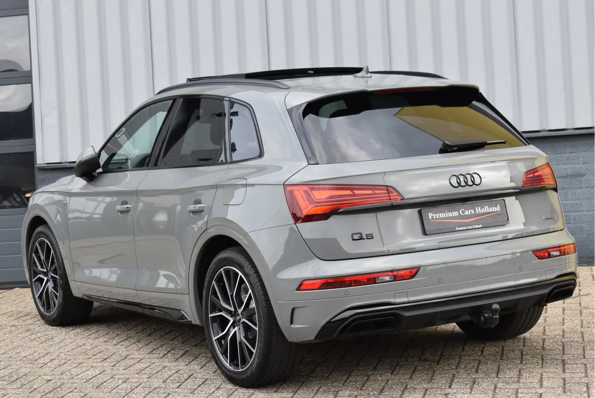 55 TFSI e S-Line 367 Pk Quantum Grey Exclusive Pano Luchtvering ACC Sfeer 20 Inch