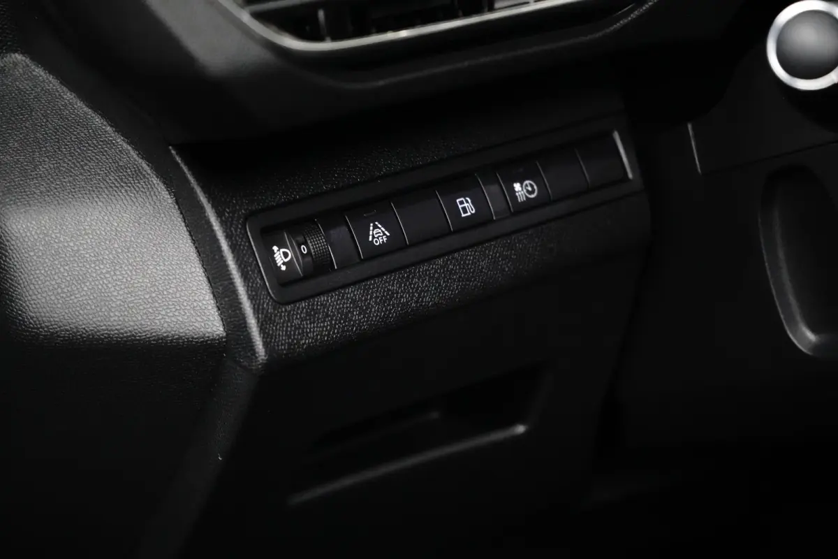1.6 HYbrid 225 Active Pack Business Camera | Parkeersensoren | Digitaal Dashboard | 17" Lichtmetaal | Leder/Stof | Keyless | LED | Achteruitrijcamera | Apple Carplay/Android Auto|telefoonint