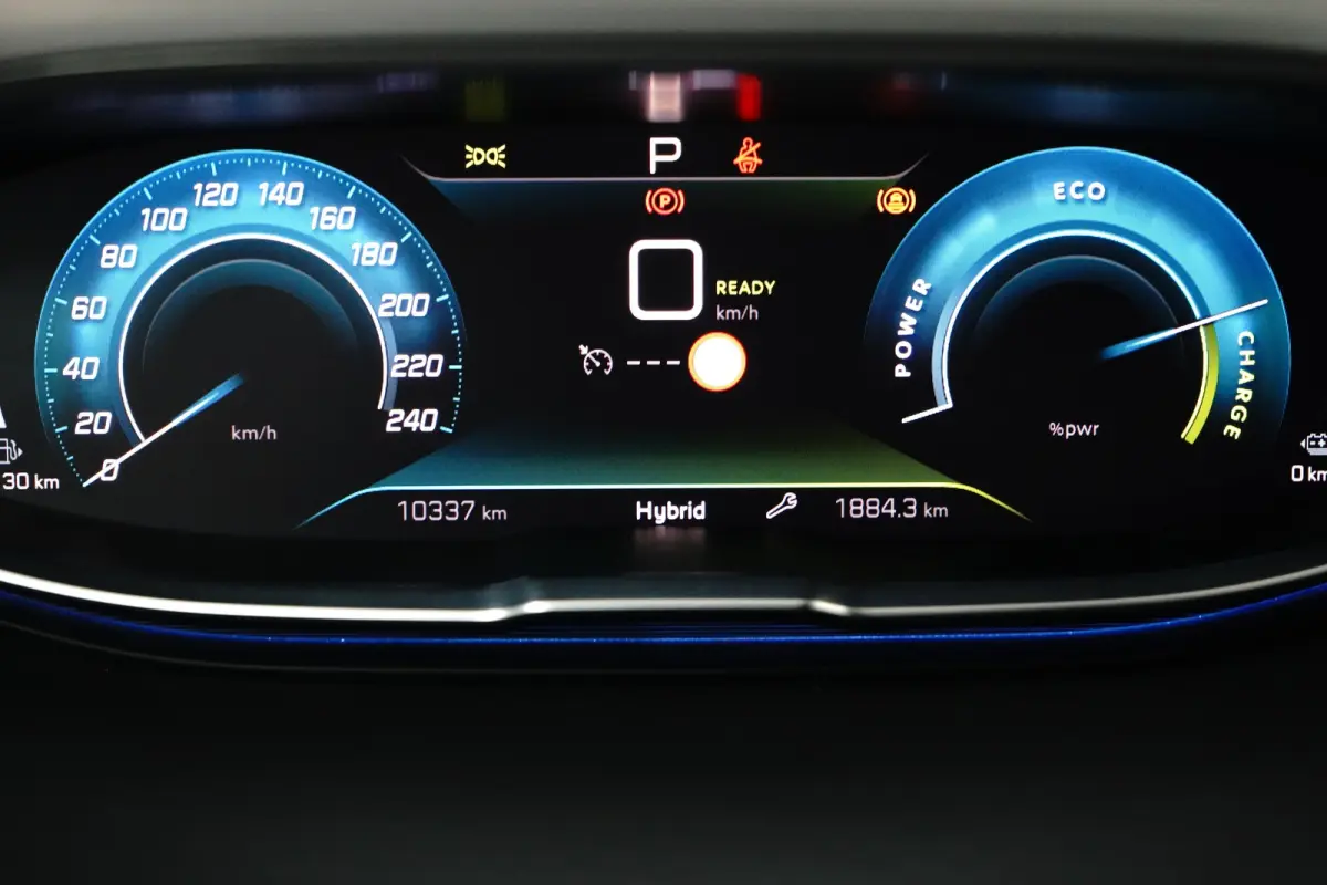 1.6 HYbrid 225 Active Pack Business Camera | Parkeersensoren | Digitaal Dashboard | 17" Lichtmetaal | Leder/Stof | Keyless | LED | Achteruitrijcamera | Apple Carplay/Android Auto|telefoonint