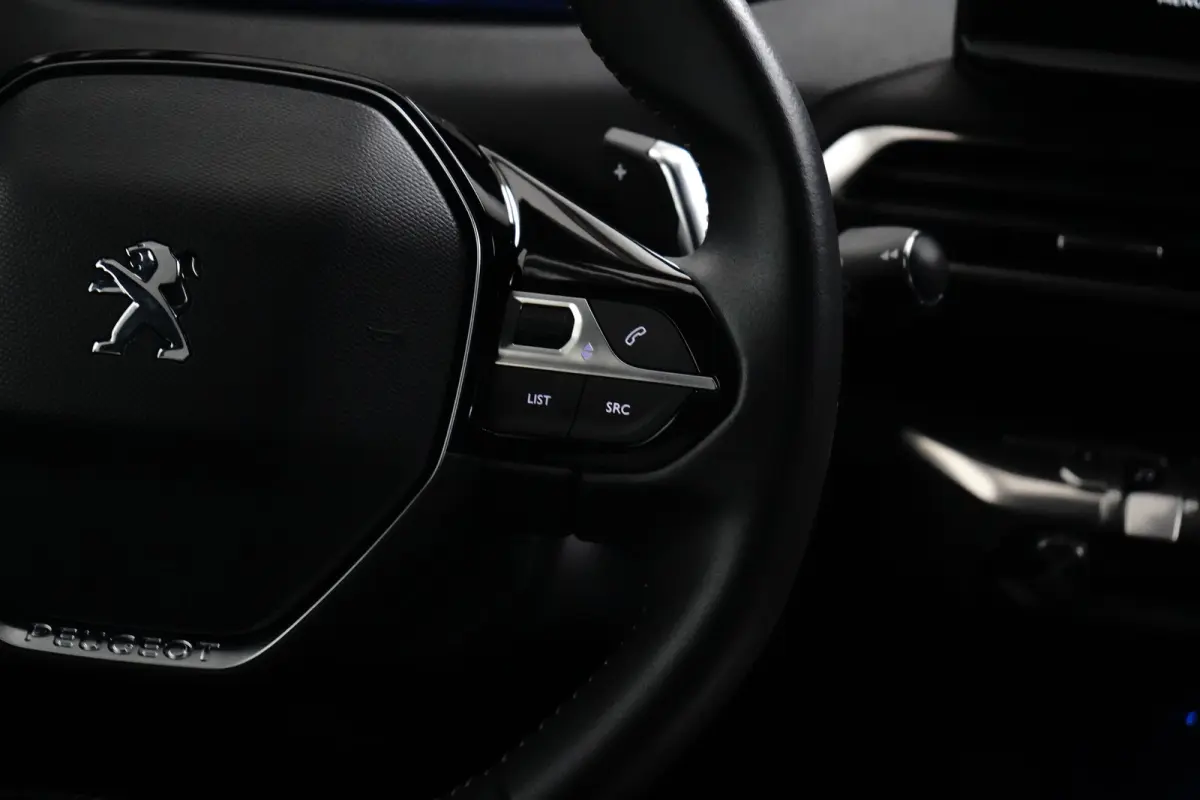 1.6 HYbrid 225 Active Pack Business Camera | Parkeersensoren | Digitaal Dashboard | 17" Lichtmetaal | Leder/Stof | Keyless | LED | Achteruitrijcamera | Apple Carplay/Android Auto|telefoonint