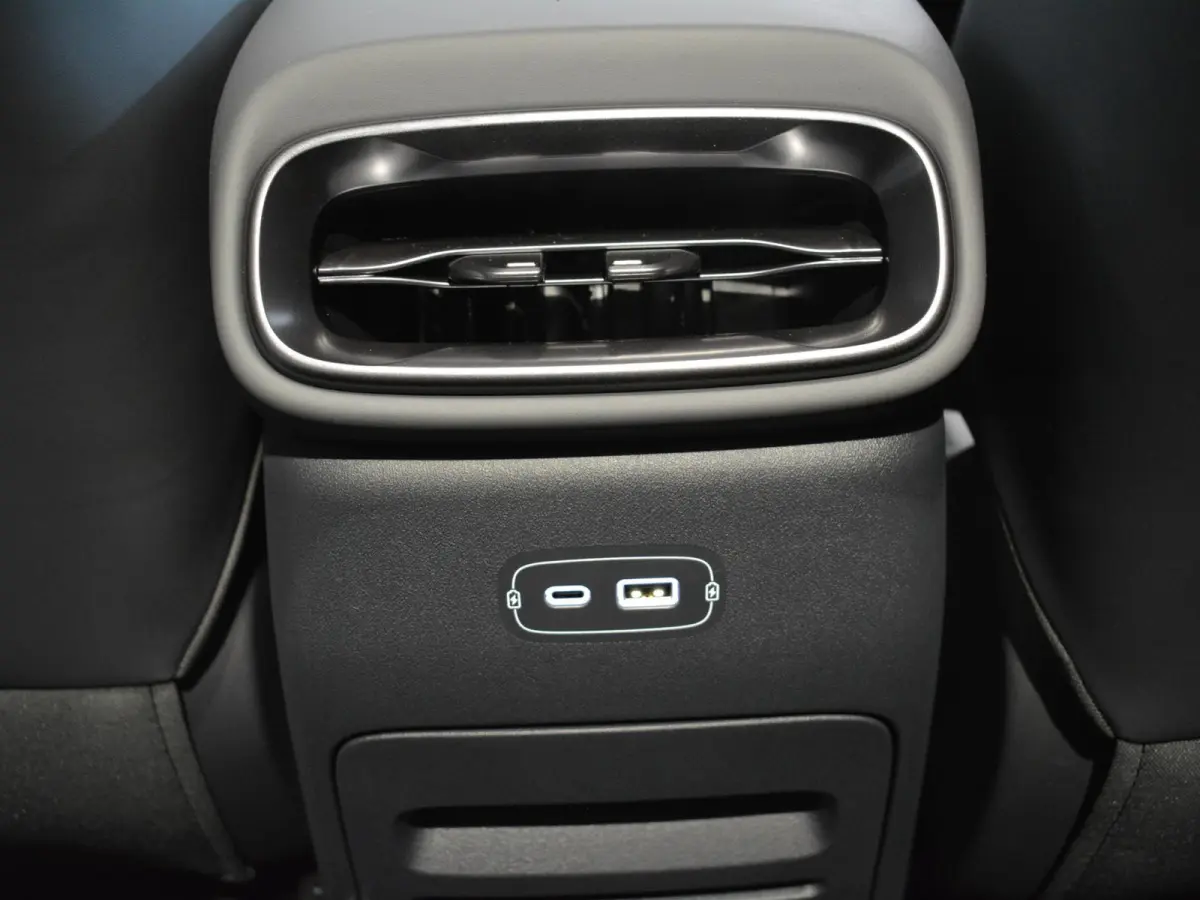 ProMax Design 67.1 kWh | Navigatie | Camera | i9 inch velgen | Apple carplay