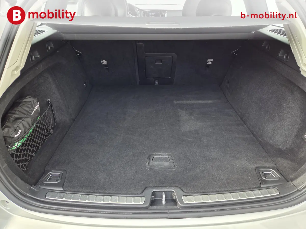 2.0 T6 Recharge AWD Inscription Trekhaak 2000kg NL Auto! | Adaptive Cruise Control | Achteruitrijcamera | Stoel/Stuurwielverwarming