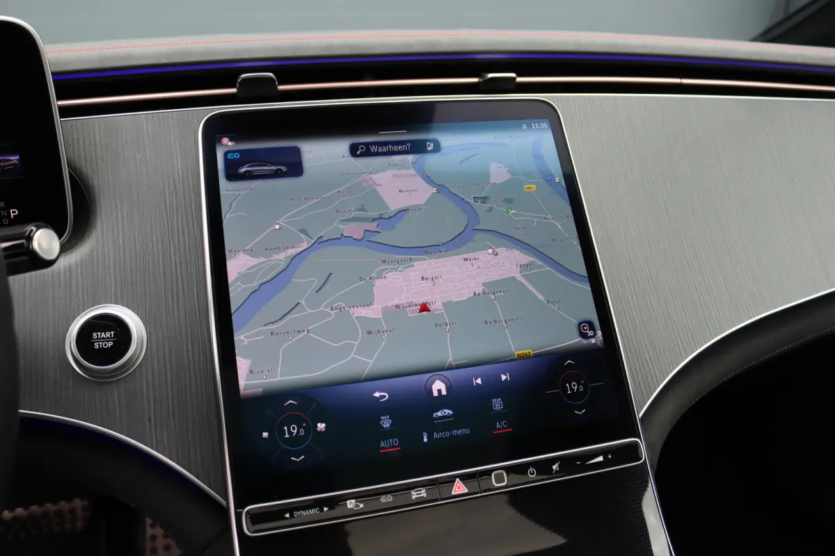 300 AMG Line 90 kWh | Luchtvering | Distronic | Panoramadak | Memory | Warmtepomp | Keyless Go | Camera | Dodehoekassistent |