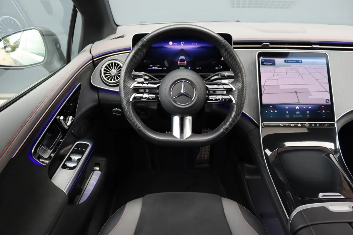 300 AMG Line 90 kWh | Luchtvering | Distronic | Panoramadak | Memory | Warmtepomp | Keyless Go | Camera | Dodehoekassistent |