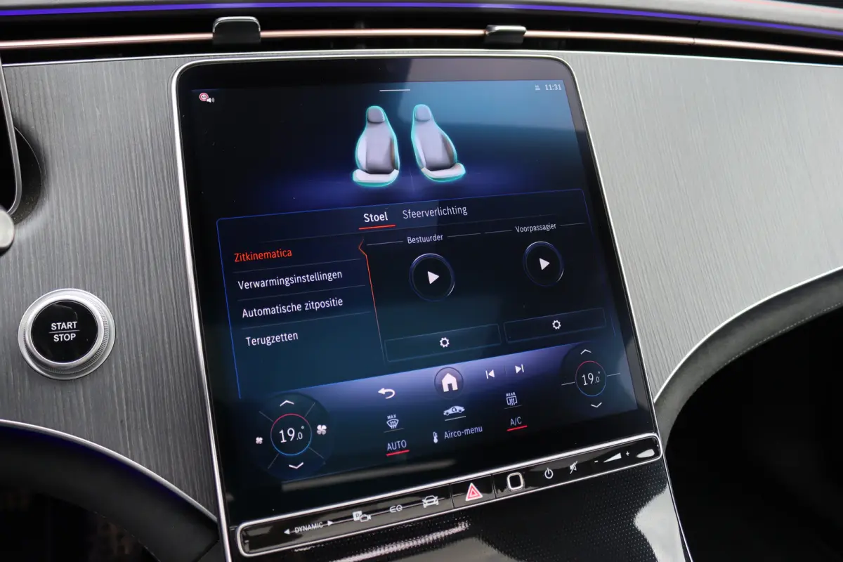 300 AMG Line 90 kWh | Luchtvering | Distronic | Panoramadak | Memory | Warmtepomp | Keyless Go | Camera | Dodehoekassistent |