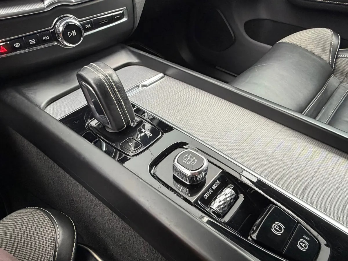 2.0 T8 Twin Engine AWD Polestar Engineered 405PK | Pano |Bowers&Wilkins Audio | Trekhaak | 1e Eig.