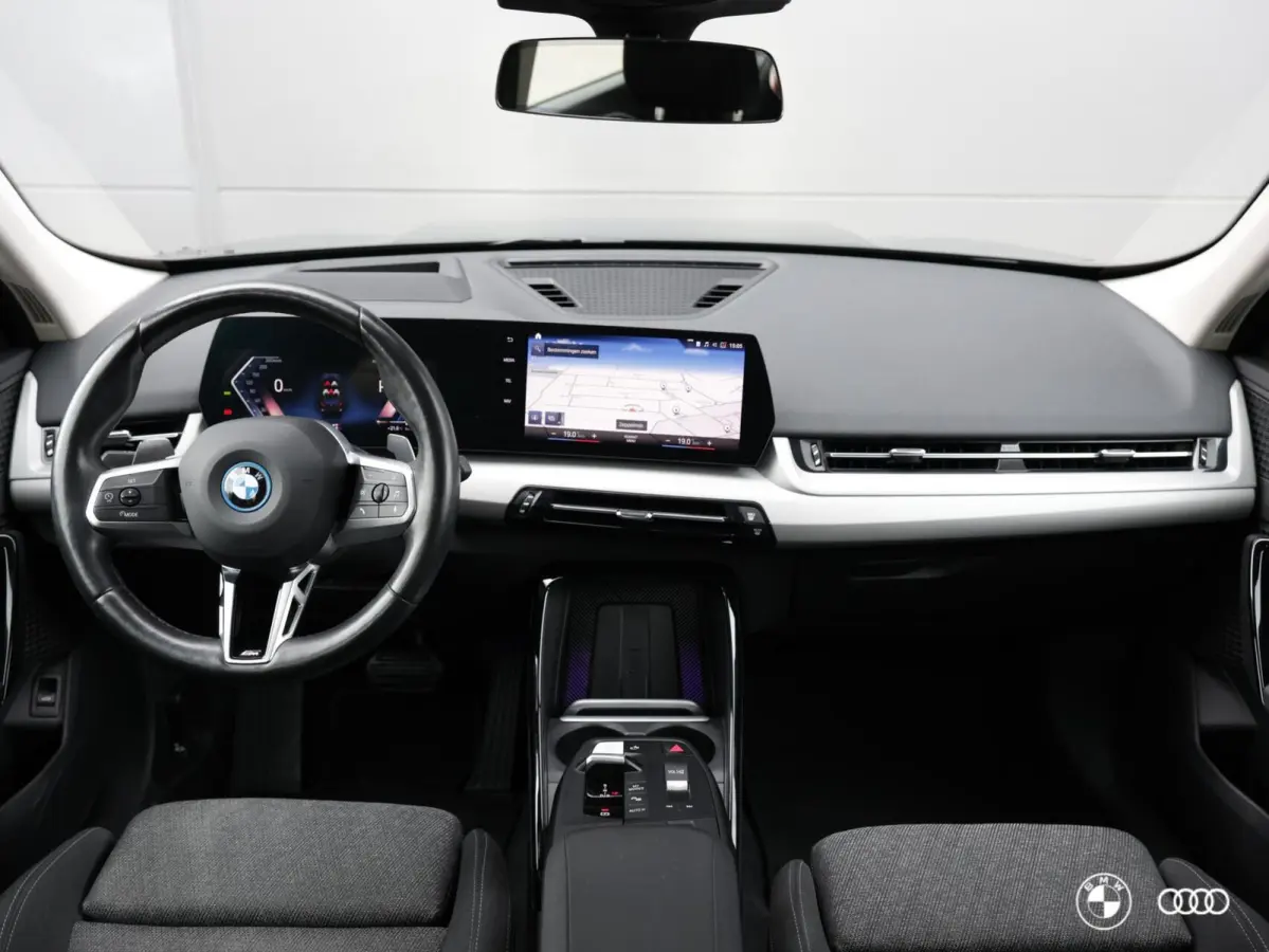 xDrive25e / ACC / HEAD-UP / EL STOELEN / EL TREKHAAK / KEYLESS / VERW STOELEN