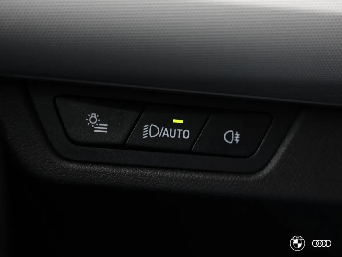 xDrive25e / ACC / HEAD-UP / EL STOELEN / EL TREKHAAK / KEYLESS / VERW STOELEN
