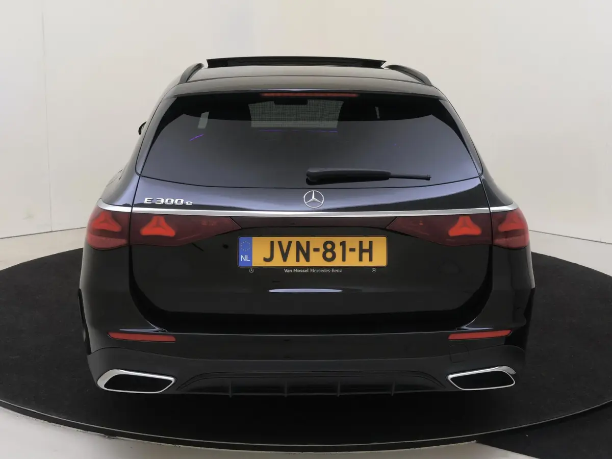300 e AMG Line Panoramadak / Superscreen / Burmester / Memory Seats / 360 Camera / Nappa Leder / Head-Up