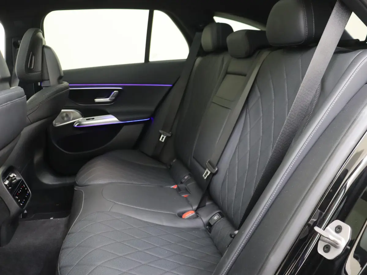 300 e AMG Line Panoramadak / Superscreen / Burmester / Memory Seats / 360 Camera / Nappa Leder / Head-Up